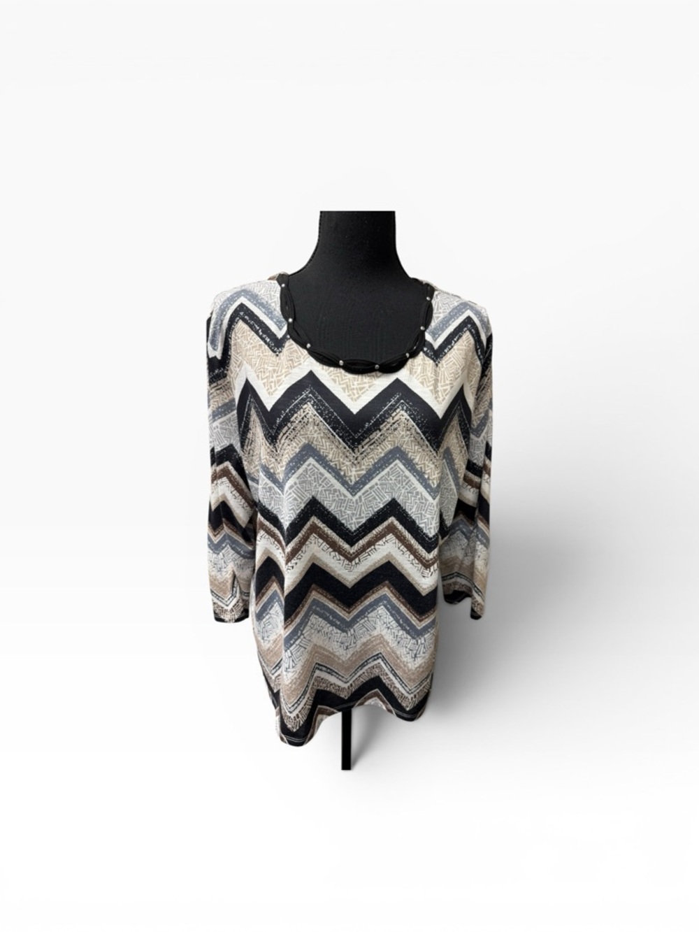 Alfred Dunner Chevron Print Top L Studded Neck 3/4 Sleeve Stretch Blouse